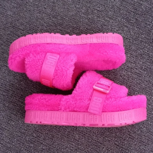 ๐UGG๐ - Fluffita Hot Pink Flatform Slipper - Picture 9 of 12
